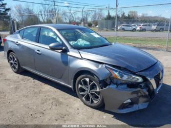  Salvage Nissan Altima
