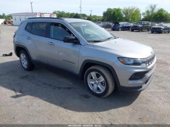  Salvage Jeep Compass