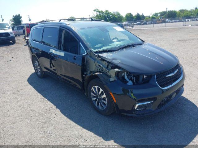  Salvage Chrysler Pacifica
