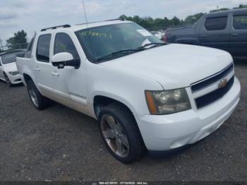  Salvage Chevrolet Avalanche 1500