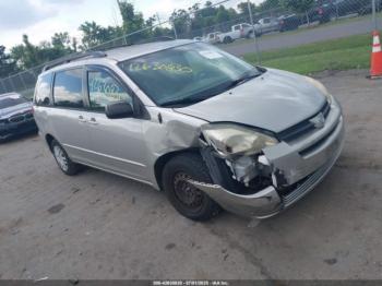  Salvage Toyota Sienna