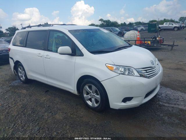  Salvage Toyota Sienna