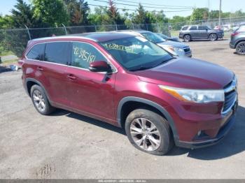  Salvage Toyota Highlander