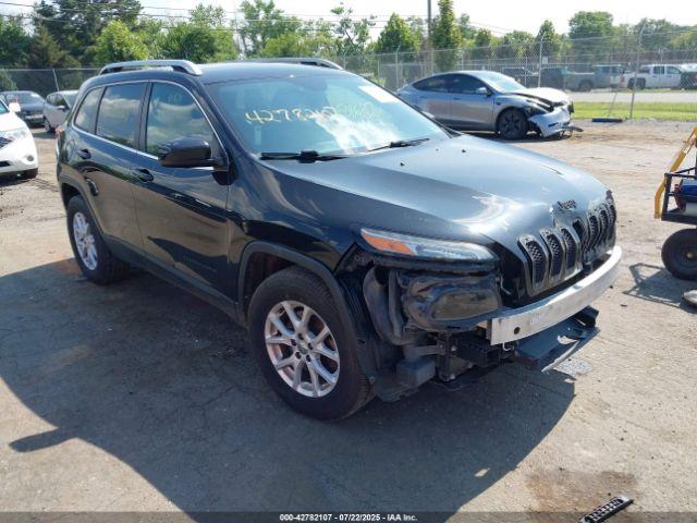  Salvage Jeep Cherokee