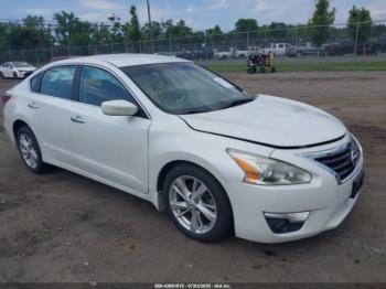  Salvage Nissan Altima