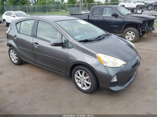  Salvage Toyota Prius c
