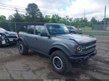  Salvage Ford Bronco