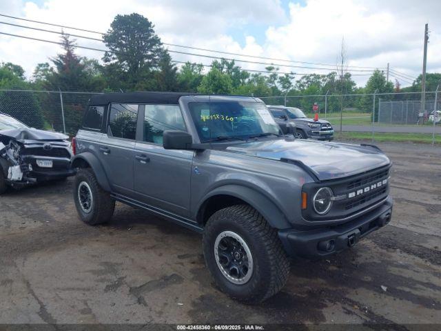  Salvage Ford Bronco