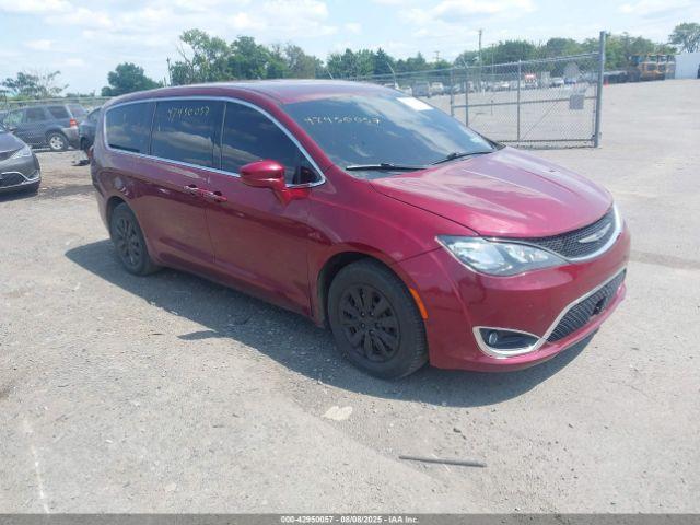  Salvage Chrysler Pacifica