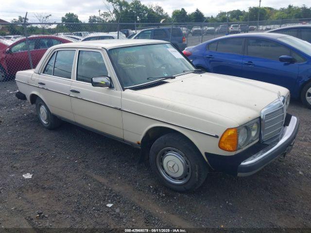 Salvage Mercedes-Benz 240