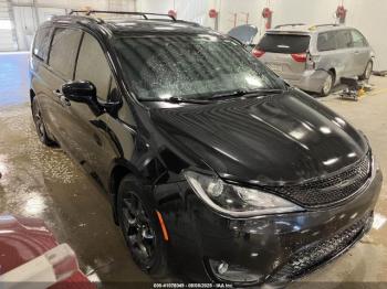  Salvage Chrysler Pacifica