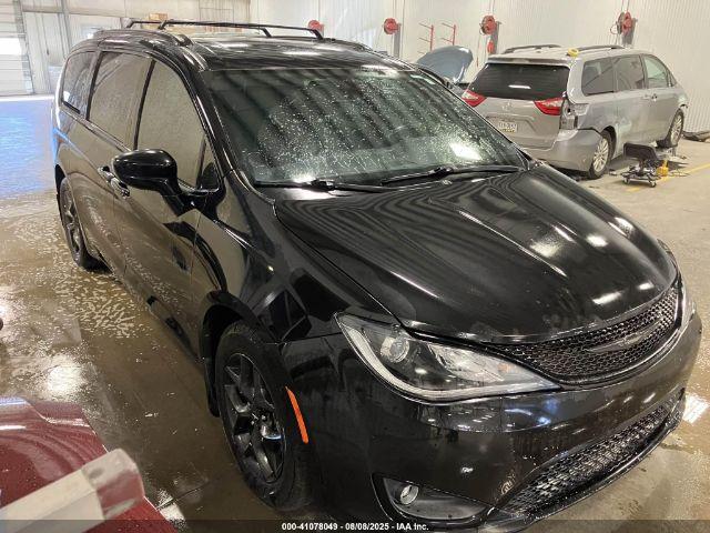  Salvage Chrysler Pacifica