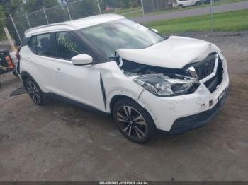  Salvage Nissan Kicks