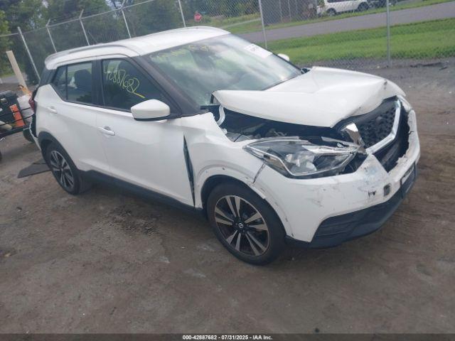  Salvage Nissan Kicks