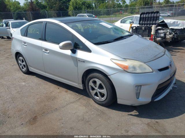  Salvage Toyota Prius
