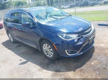  Salvage Chrysler Pacifica