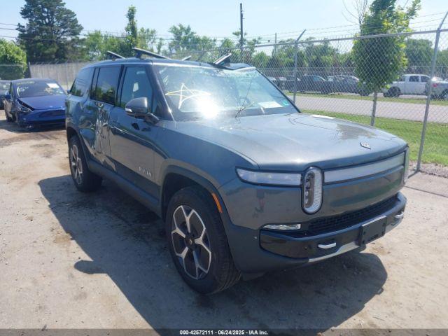  Salvage Rivian R1s