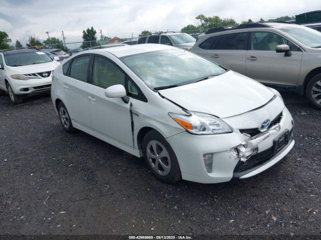  Salvage Toyota Prius