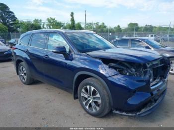  Salvage Toyota Highlander