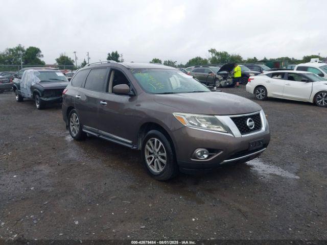  Salvage Nissan Pathfinder
