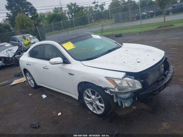  Salvage Nissan Maxima