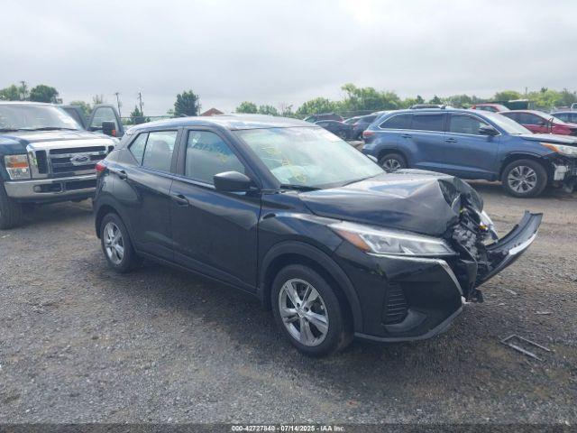  Salvage Nissan Kicks
