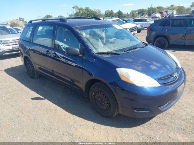  Salvage Toyota Sienna