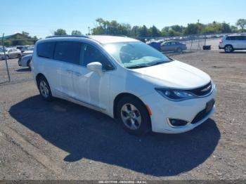  Salvage Chrysler Pacifica