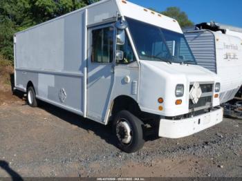  Salvage Freightliner Chassis