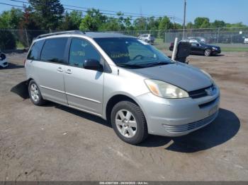  Salvage Toyota Sienna