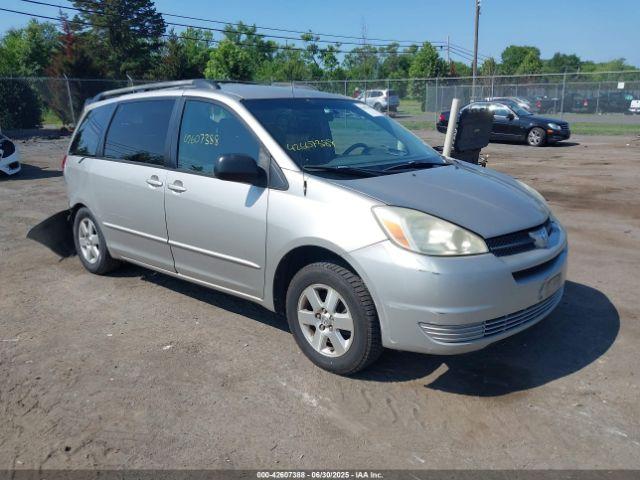  Salvage Toyota Sienna