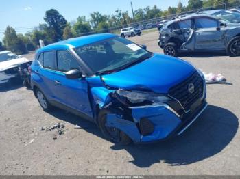  Salvage Nissan Kicks
