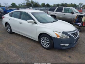  Salvage Nissan Altima