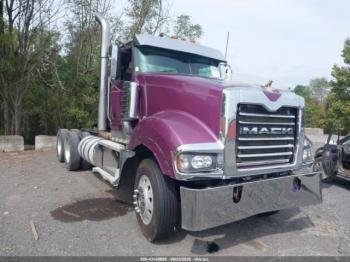  Salvage Mack 700