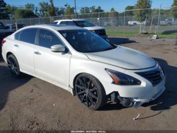  Salvage Nissan Altima