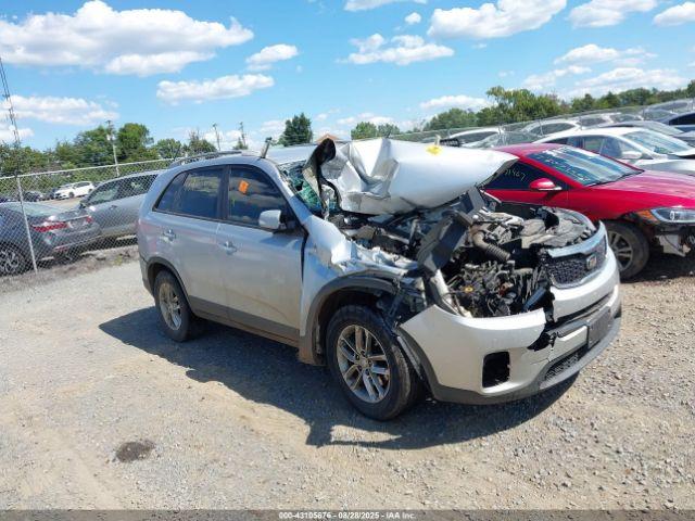 Salvage Kia Sorento