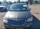 Chrysler Town & Country Limited Image 15
