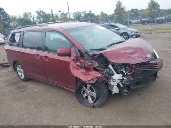  Salvage Toyota Sienna