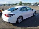 Toyota Camry Le Image 12