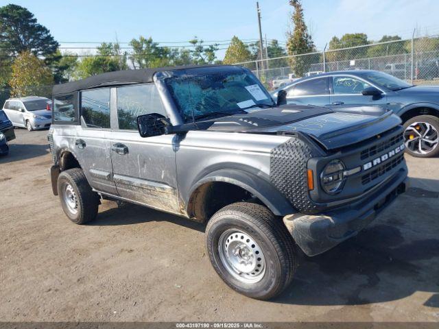  Salvage Ford Bronco