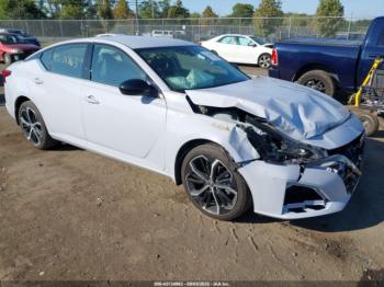  Salvage Nissan Altima