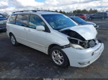  Salvage Toyota Sienna