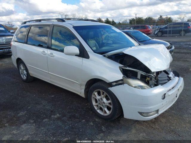  Salvage Toyota Sienna