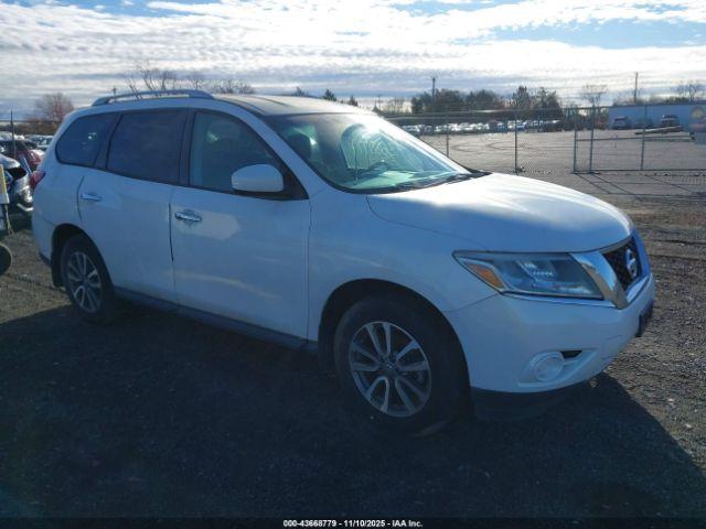  Salvage Nissan Pathfinder