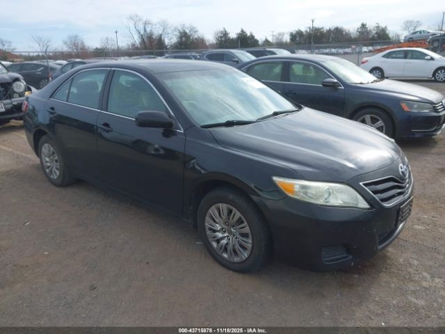 Toyota Camry Le Image 1