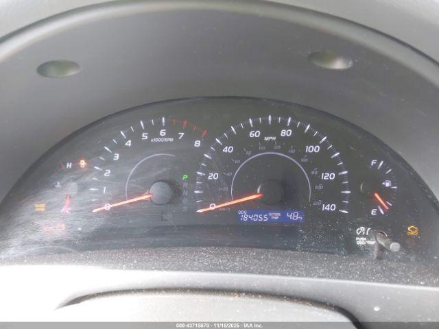 Toyota Camry Le Image 6