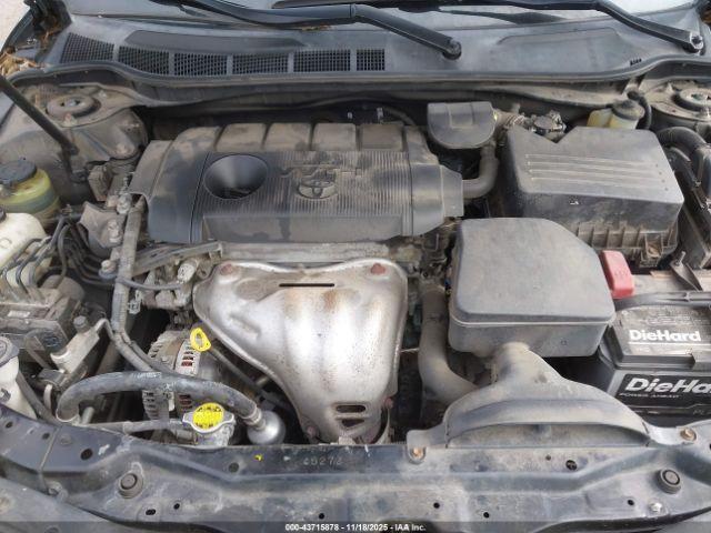 Toyota Camry Le Image 10