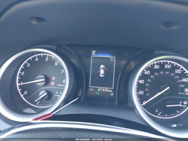 Toyota Camry Le Image 14