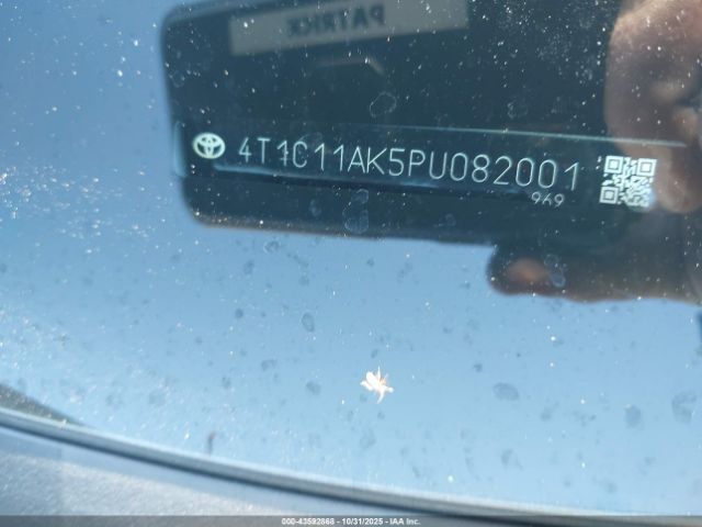 Toyota Camry Le Image 7