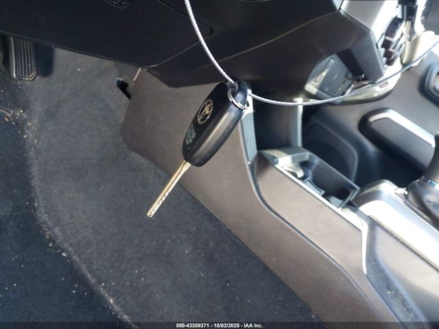 Toyota Tacoma Sr5 V6 Image 8